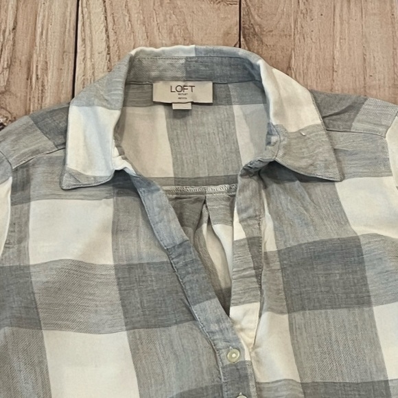 LOFT women Gray and White Plaid long sleeve Shirt/size XXSP - Picture 3 of 10